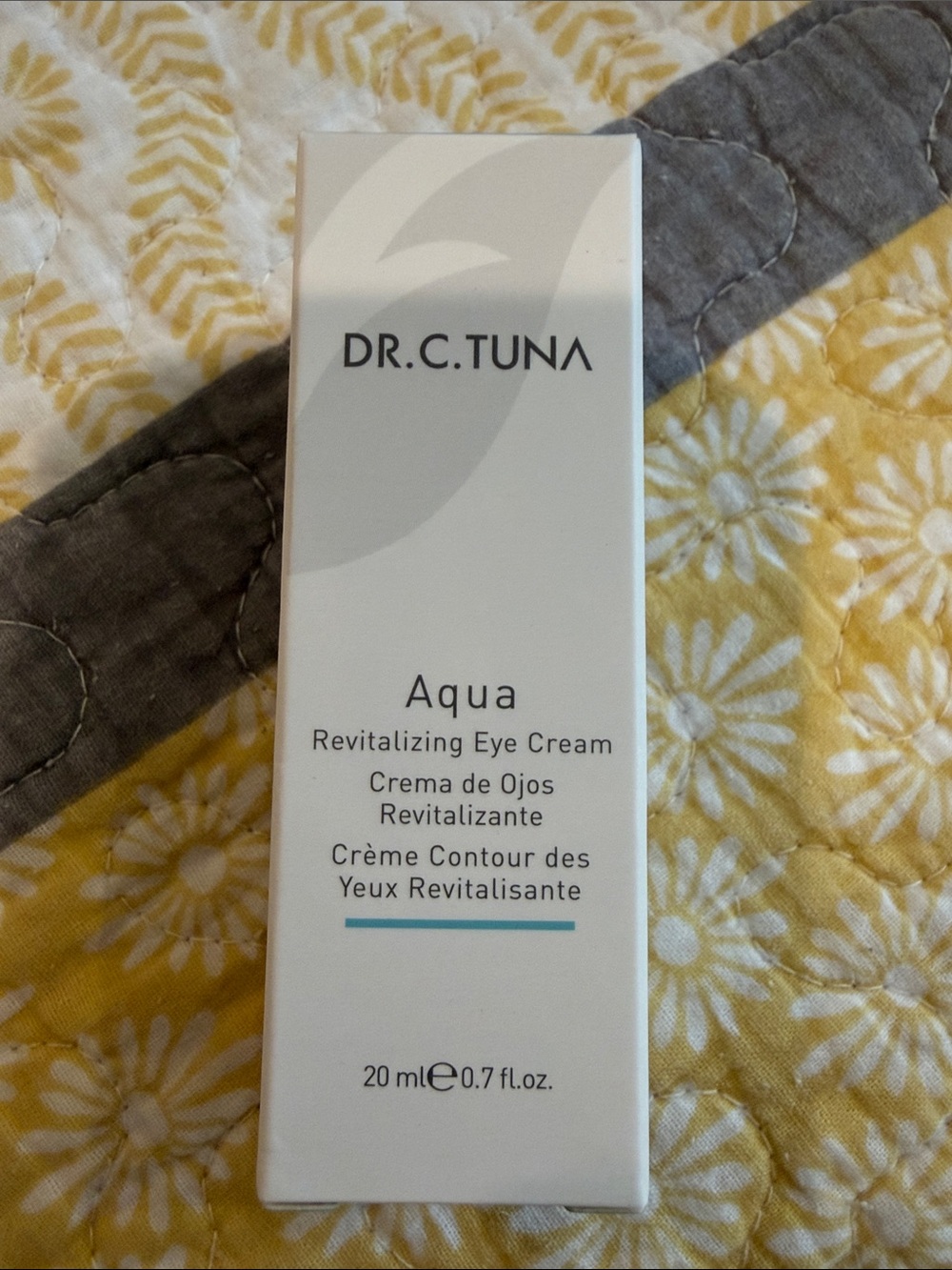 Farmasi Aqua Revitalizing Eye Cream - white & aqua